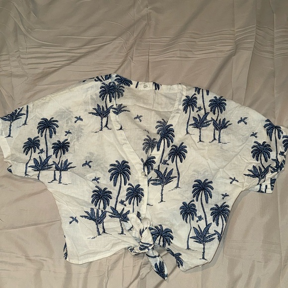 Linen white front tie top with blue palm trees - Picture 2 of 3